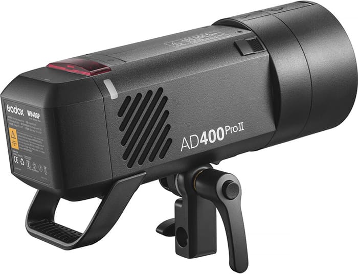 Godox AD400Pro II sử dụng pin lithium 21.6V/2600mAh, cho phép chụp tới 460 lần ở công suất tối đa chỉ trong một lần sạc