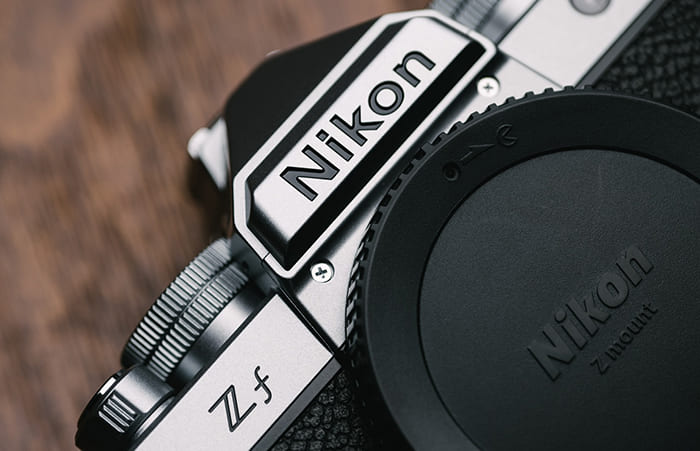Không chỉ dừng lại ở ngoại hình, Nikon cũng công bố bản cập nhật firmware cho Nikon Zf dự kiến ra mắt trong năm 2025