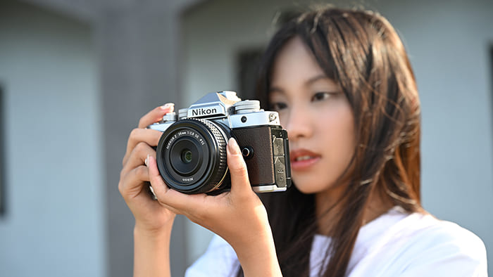 Nikon Zf ra mắt phiên bản màu bạc hoài cổ nhưng đậm chất cá tính