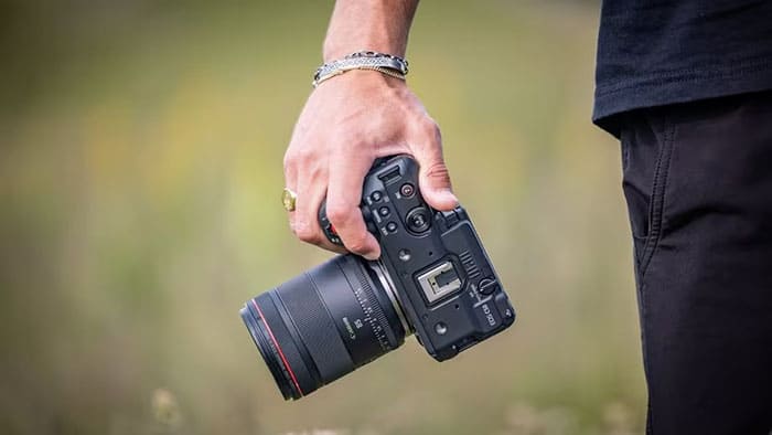 Canon C50 trang bị hệ thống Dual-Base ISO 800 và 6400 trong chế độ Canon Log 2