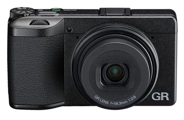 Ricoh GR IV vừa nhỏ gọn vừa hiện đại