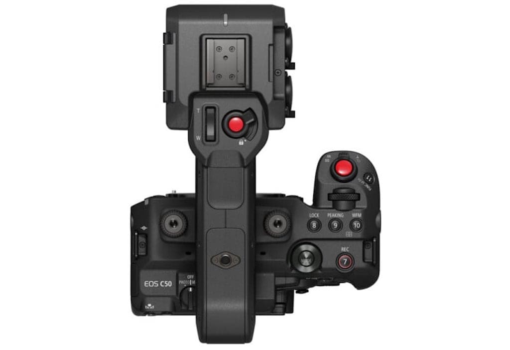 Với Wifi và Bluetooth tích hợp, Canon C50 giúp quá trình truyền tải dữ liệu nhanh chóng