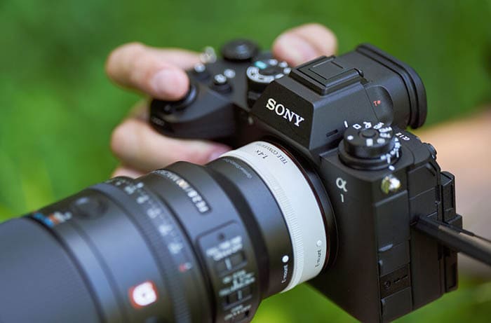 Ống kính này đạt tốc độ lấy nét nhanh gấp 1.9 lần so với dòng FE 90mm Macro G OSS