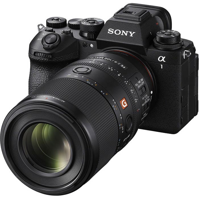 Ống kính Sony FE 100mm F2.8 Macro GM OSS sở hữu thiết kế 17 thấu kính trong 13 nhóm
