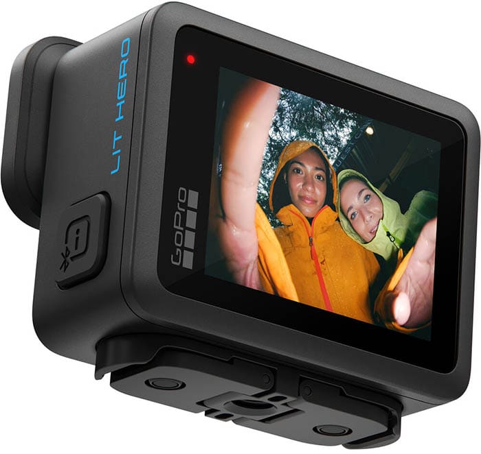 GoPro LIT HERO có khả năng chống nước đến độ sâu 5 mét mà không cần vỏ bảo vệ