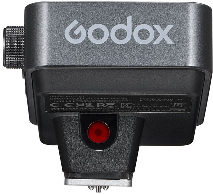 Godox X3 Pro được trang bị pin lithium tích hợp cho phép sạc trực tiếp qua cổng USB-C hiện đại
