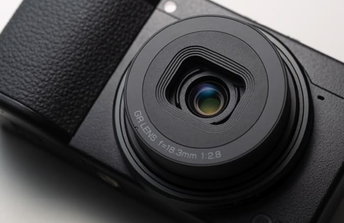 Ricoh GR4 hỗ trợ thao tác nhanh, cho phép người chụp tập trung sáng tác