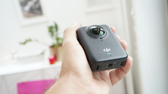 DJI Osmo 360 sở hữu cảm biến 1/1,1 inch kết hợp khẩu độ f/1.9 giúp thu sáng tốt