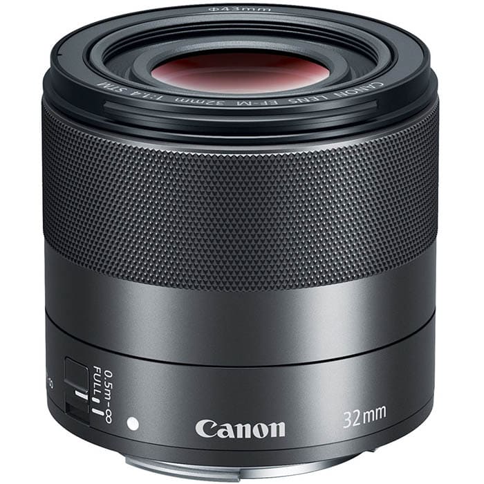 Canon EF-M 32mm f/1.4 STM là chiếc ống kính prime cao cấp được thiết kế riêng cho hệ máy mirrorless ngàm EF-M
