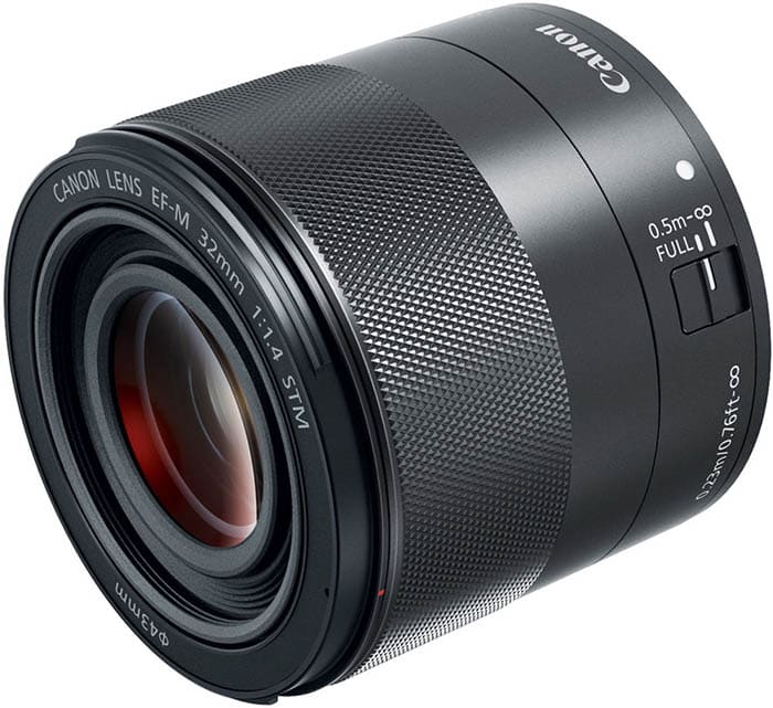 Một trong những điểm khiến Canon EF-M 32mm f/1.4 STM được yêu thích chính là khẩu độ cực lớn f/1.4