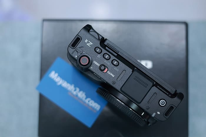 Dynamic Range 15+ EV giúp Nikon ZR tái tạo chính xác các chi tiết ở vùng sáng và tối