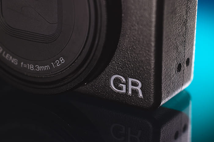 Ricoh GR 4 hỗ trợ chế độ crop 35mm và 50mm
