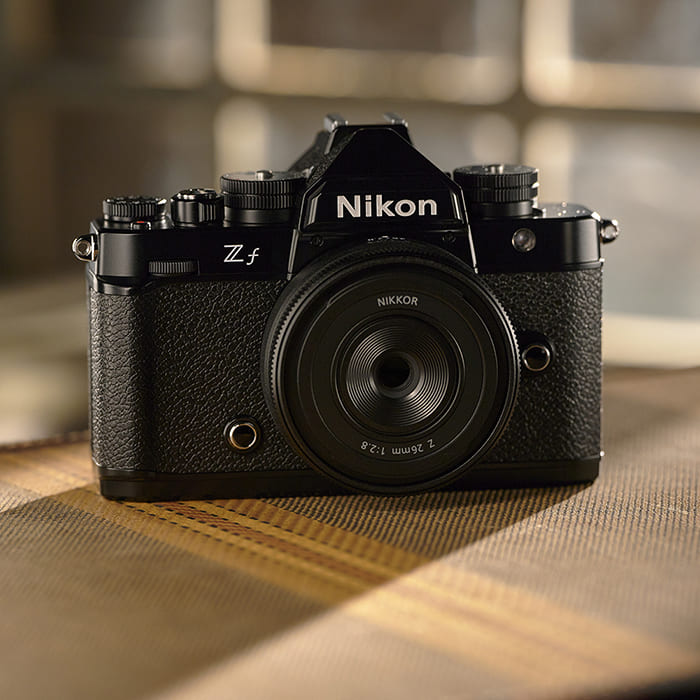 Nikon Zf được trang bị cảm biến CMOS Full Frame kích thước 35,9 x 23,9 mm