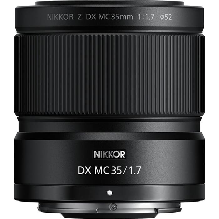 Cấu trúc quang học gồm 8 thấu kính trong 7 nhóm được Nikon tinh chỉnh để đảm bảo độ sắc nét cao