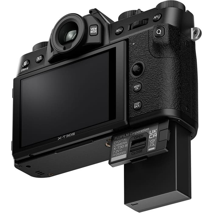 Fujifilm X-T30 Mark III sử dụng viên pin NP-W126S quen thuộc, nhưng được cải thiện hiệu suất