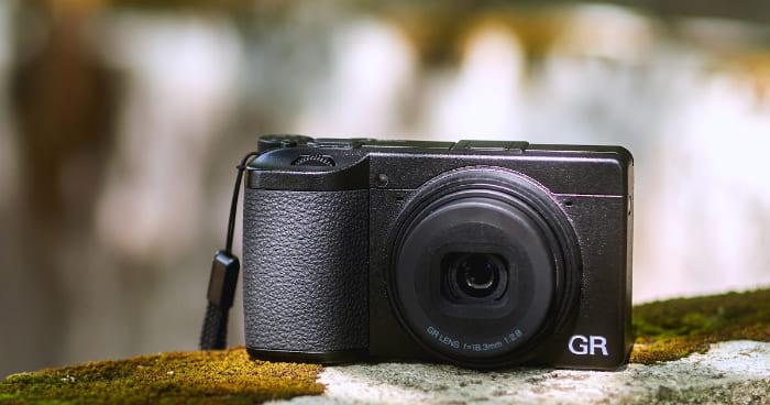 Ricoh GR IV cho phép người dùng chuyển đổi giữa các tiêu cự 28mm, 35mm và 50mm