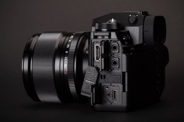 Fujifilm X-H2 trang bị cảm biến BSI 40.2MP CMOS APS-C X-Trans 5 HR cùng bộ xử lý X-Processor 5