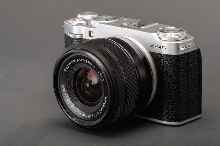 Fujifilm X-M5 tích hợp Wi-Fi, Bluetooth và ứng dụng FUJIFILM XApp cho phép truyền dữ liệu nhanh chóng