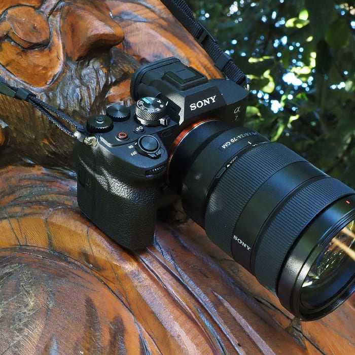 Sony A7 IV hỗ trợ quay video 4K 60p 10-Bit với S-Cinetone, cho phép tạo ra những thước phim sống động và chuyên nghiệp