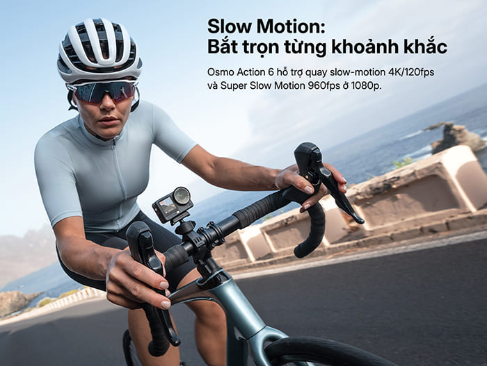 Action 6 sở hữu màn hình cảm ứng OLED 2.5 inch phía sau và màn hình OLED 1.46 inch ở mặt trước