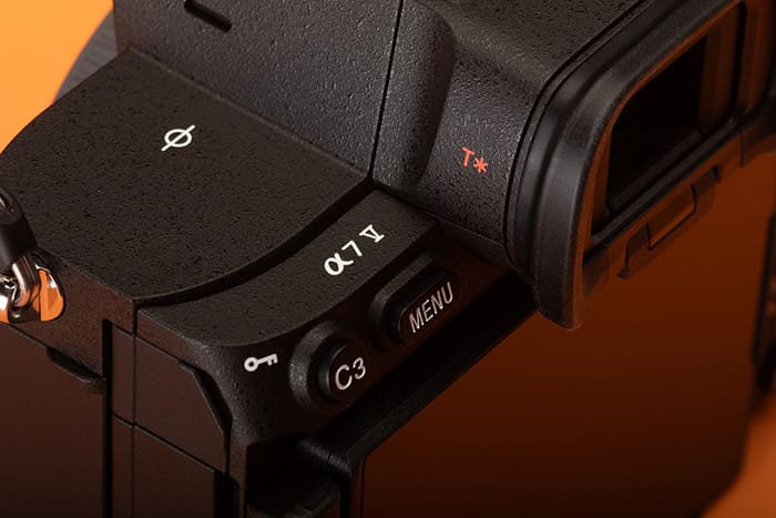 Sony A7 Mark V hỗ trợ quay UHD 4K 60p toàn khung hình lấy mẫu từ tín hiệu 7K