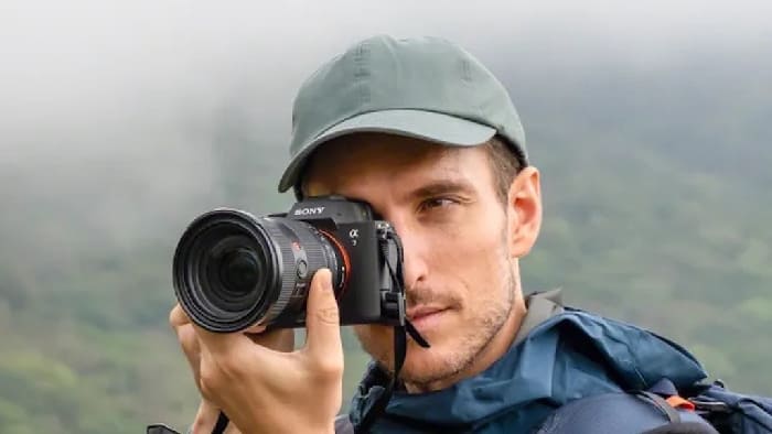 A7 V đem lại bước tiến lớn với khả năng ghi hình 4K/60fps toàn cảm biến 7K oversampling – điều mà A7 IV không thực hiện được