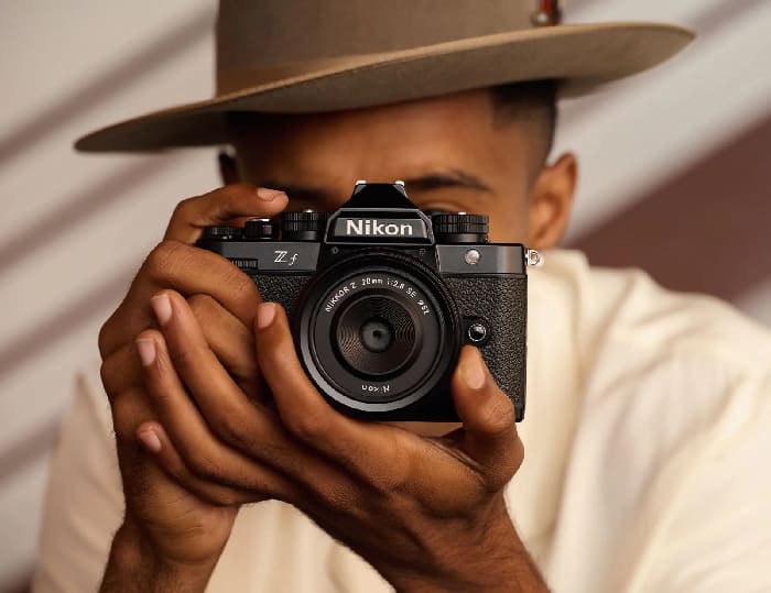 Nikon Zf sở hữu cảm biến CMOS FullFrame 35,9 x 23,9 mm mang lại chất lượng hình ảnh sắc nét