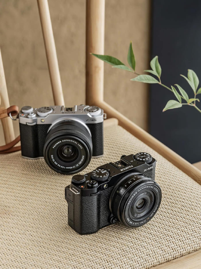 Fujifilm X-M5 sở hữu màn hình cảm ứng LCD 3 inch xoay lật, độ phân giải 1,040,000 Dot