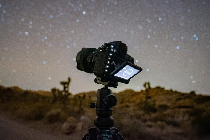 Sigma 14mm f/1.8 Art cũng thường được lựa chọn nhờ khả năng thu sáng tốt và độ nét cao