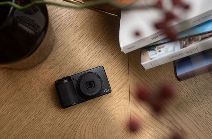 Ricoh GR IV HDF tiếp tục phát huy thế mạnh truyền thống với tính năng Full Press Snap trứ danh