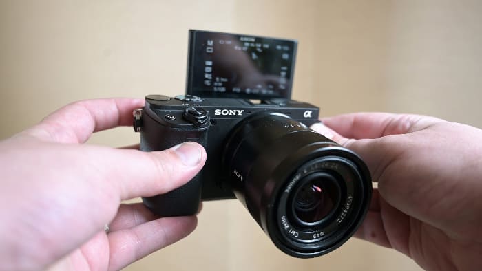 Sony A6400 sử dụng cảm biến APS-C Exmor® CMOS độ phân giải 24.2MP