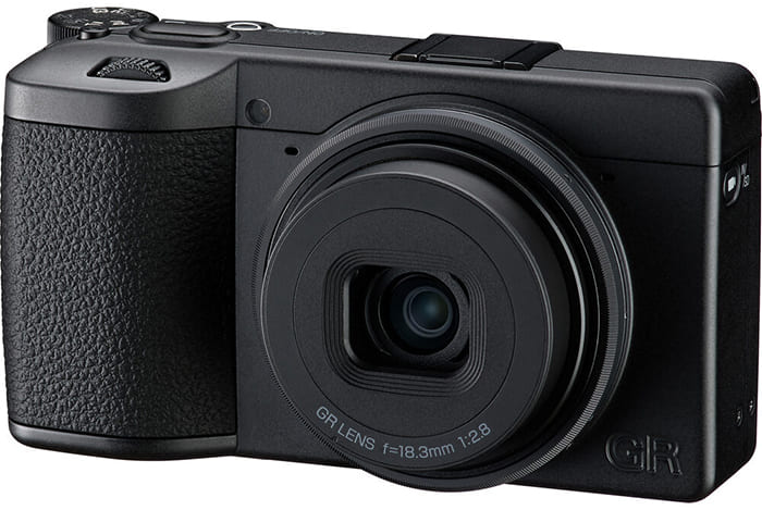 Ricoh GR IV Monochrome sở hữu thân máy hợp kim magie mỏng và nhẹ hơn