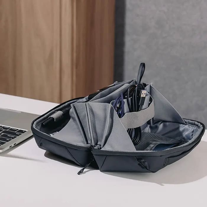 Ulanzi BP10 25L được trang bị thiết kế truy cập nhanh từ hai mặt với khóa kéo mở tốc độ cao