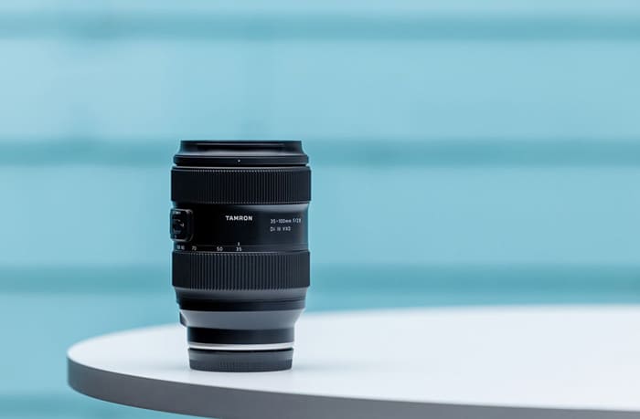 Tamron 35-100mm F/2.8 Di III VXD được thiết kế nhỏ gọn và trọng lượng chỉ hơn 450 Gram