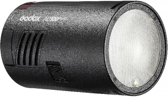 Với trọng lượng khoảng 565 Gram khi gắn pin, đèn vẫn giữ kiểu dáng hình trụ quen thuộc