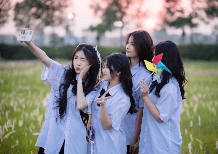 Chụp kỷ yếu ngày nay không còn đơn thuần là những bức ảnh lưu niệm mà đã trở thành một hoạt động sáng tạo