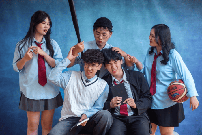 Concept phong cách Mỹ mang đến hình ảnh năng động và cá tính với các trang phục mang hơi hướng học đường phương Tây