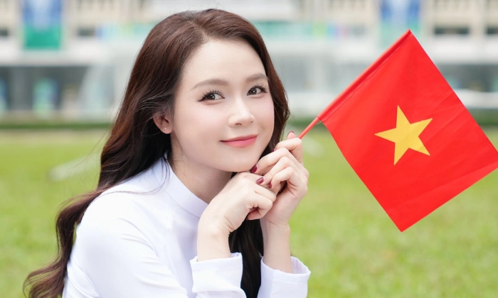 Concept áo dài tại đây đang được nhiều bạn trẻ lựa chọn vì tạo cảm giác thanh lịch, nhẹ nhàng