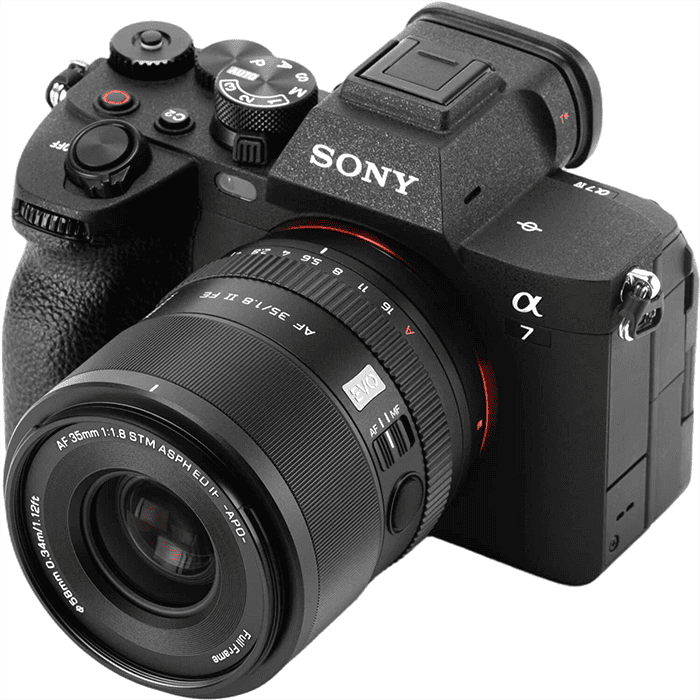 Viltrox AF 35mm F/1.8 II EVO được trang bị động cơ bước STM giúp mang lại khả năng lấy nét tự động nhanh