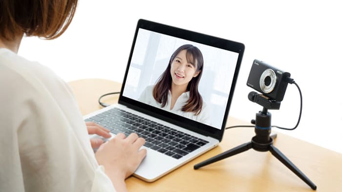 Một ưu điểm đáng chú ý khác của Kenko KC-AF05 là khả năng kết nối với máy tính để hoạt động như một webcam