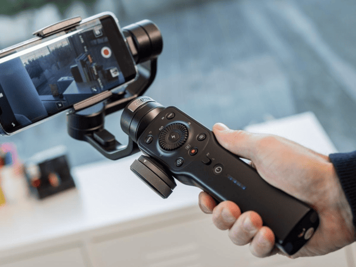 Gimbal dành cho điện thoại có kích thước nhỏ gọn và trọng lượng nhẹ hơn