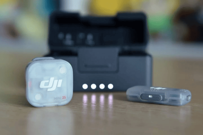 DJI Mic Mini 2S có thời lượng pin lên đến 48 giờ khi kết hợp cùng hộp sạc