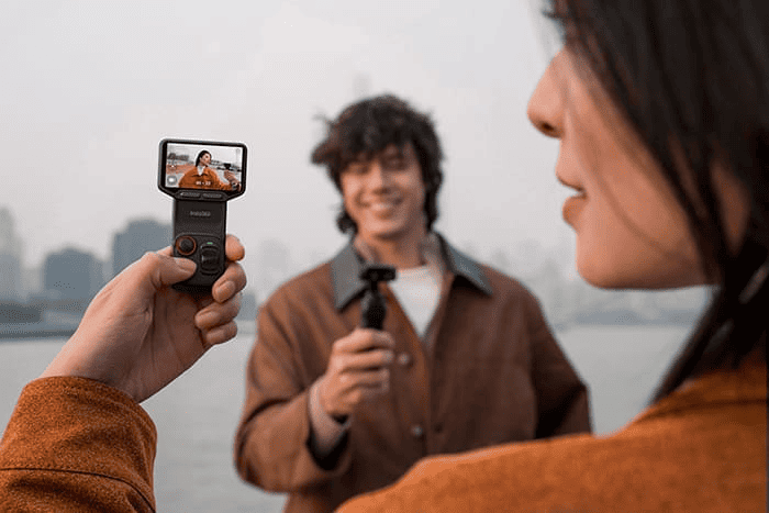 Insta360 Luna Ultra được trang bị chế độ Pure Video nhằm cải thiện khả năng ghi hình khi ánh sáng giảm