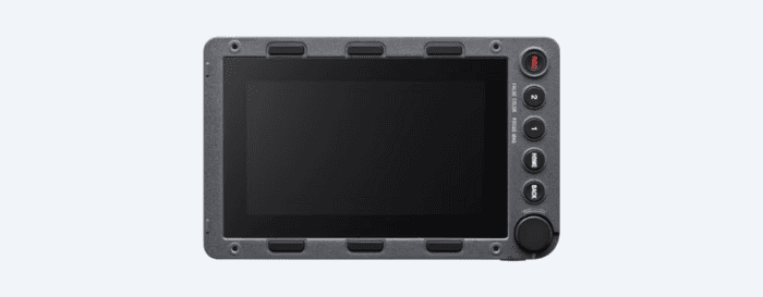 Điểm đáng chú ý trên Sony RM-DP5 là thiết kế kết hợp giữa màn hình giám sát và bộ điều khiển vật lý trong cùng một thiết bị