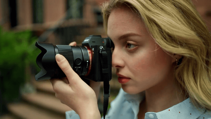 Tiêu cự 35mm mang lại góc nhìn tự nhiên, phù hợp với nhiều thể loại ảnh như du lịch, đường phố hay sinh hoạt thường ngày