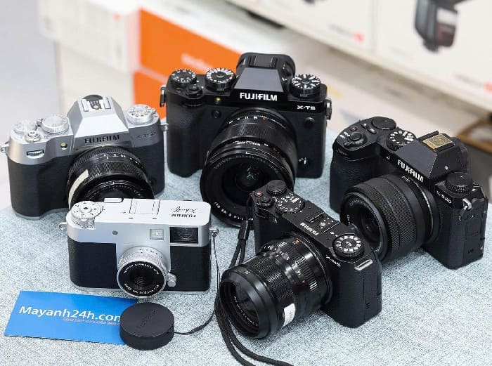 Hầu hết các dòng Fujifilm sử dụng cảm biến APS-C nên thân máy và ống kính đều nhẹ, dễ mang theo cả ngày