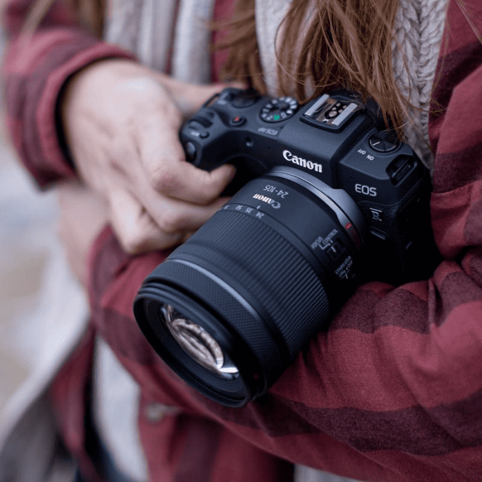 Tốc độ chụp liên tiếp 5 fps đủ dùng cho nhu cầu hàng ngày nhưng chưa phù hợp với thể loại hành động nhanh