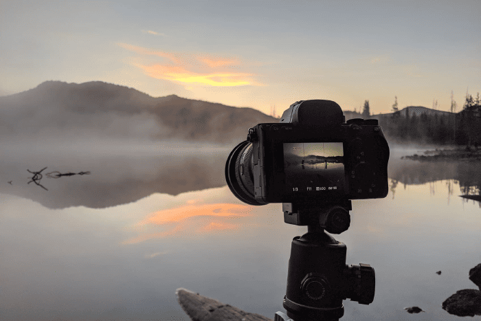 Sony A7R IV với dải dynamic range cao phù hợp chụp phong cảnh và studio