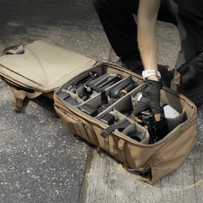 Balo máy ảnh PGYTECH OneMo Tactical 35L sở hữu thiết kế mở lưng toàn phần 180°