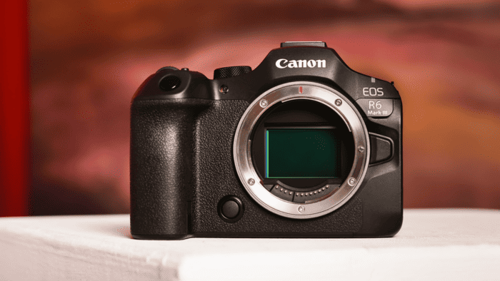 Canon EOS R6 III hỗ trợ tốc độ chụp liên tiếp tối đa 40fps bằng màn trập điện tử